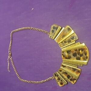 Gold leopard print chunky necklace